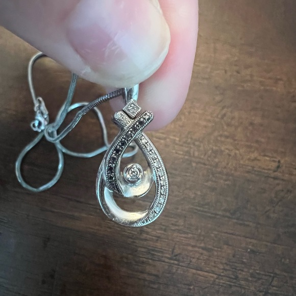 Kay diamond necklace - Picture 3 of 9